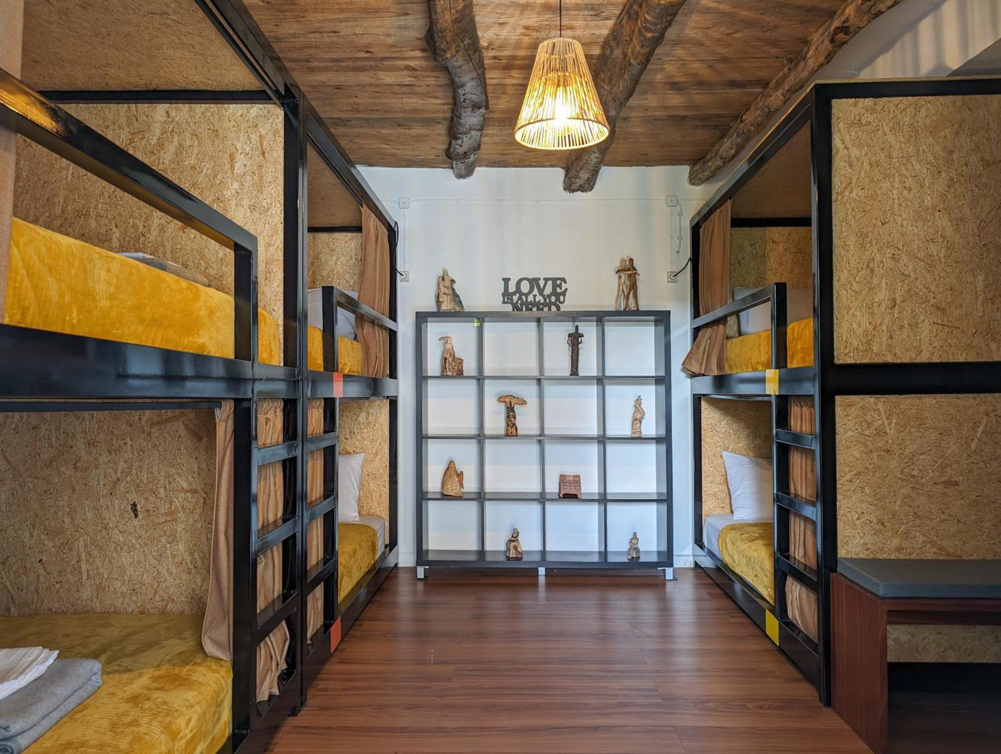 Loving Strangers Hostel Madalena  Exterior photo